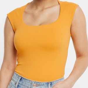 NWT Express Body Contour High Compression Scoop Neck Cap Sleeve Bodysuit